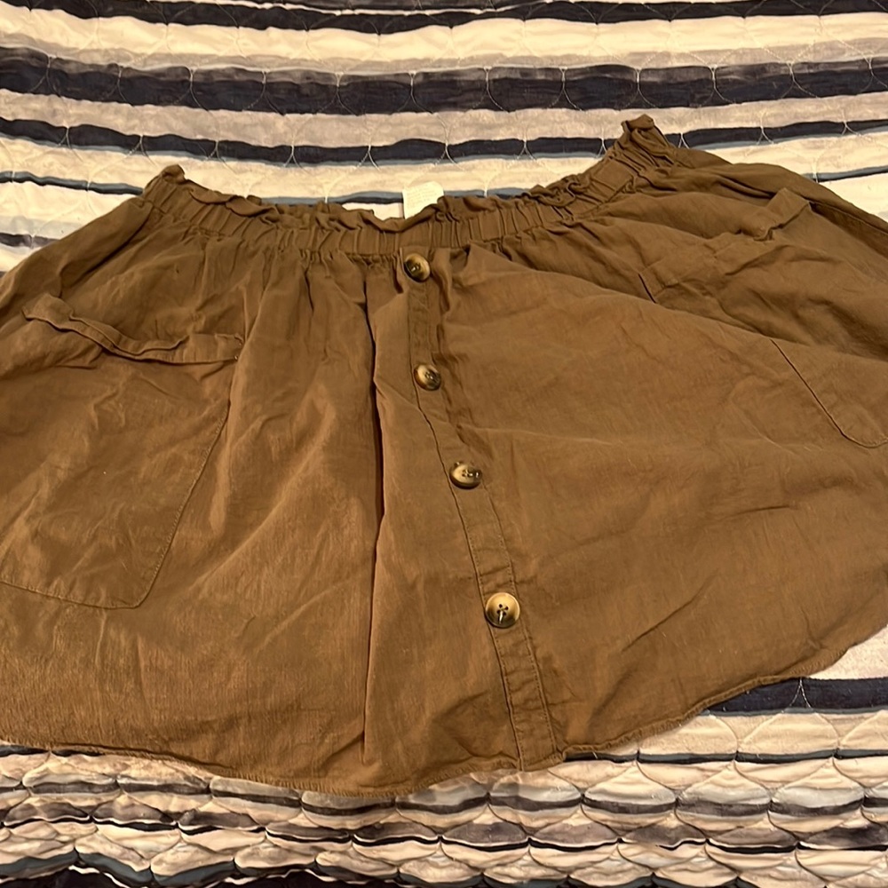 FREE Paper bag skirt with pockets.
